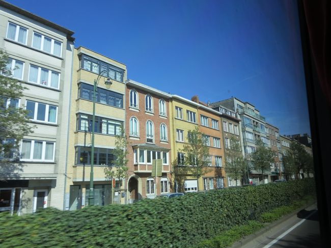 車窓より<br /><br />だんだん都会になっていく感じ・・・