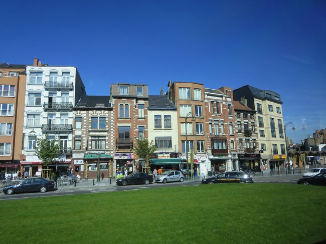 車窓より<br /><br />建物が可愛い♪