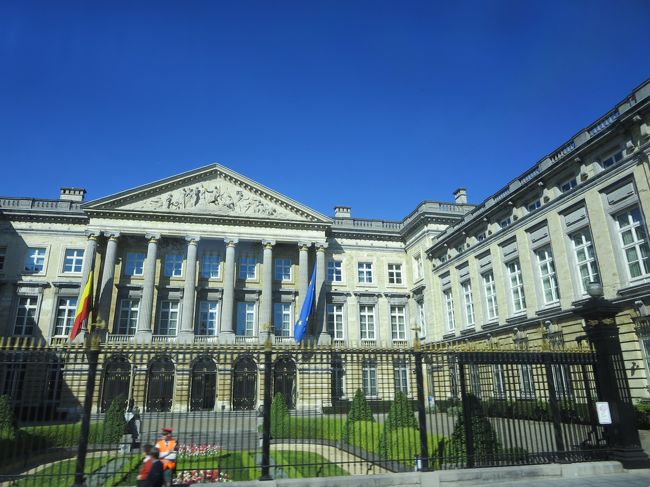 車窓より<br /><br />国会議事堂