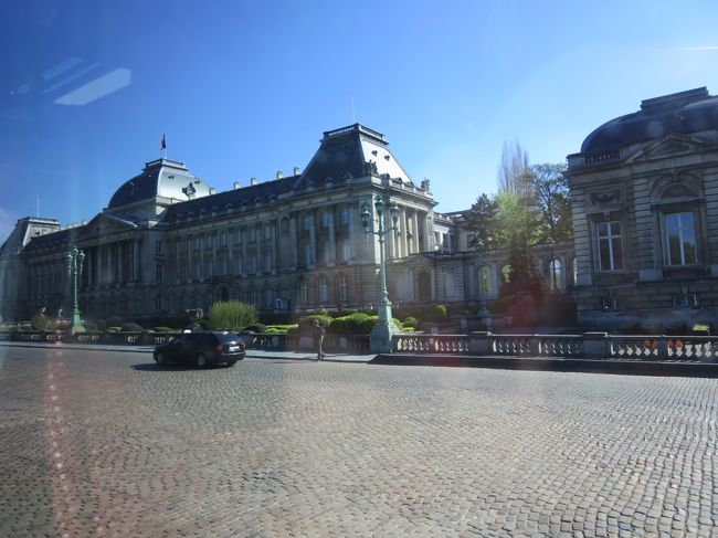 車窓より<br /><br />王宮