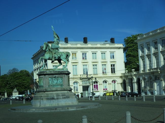 車窓より<br /><br />ロワイヤル広場