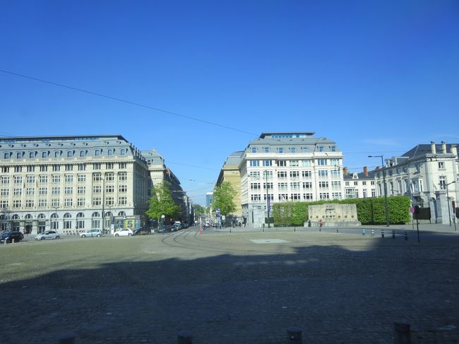 車窓より<br /><br />プラール広場