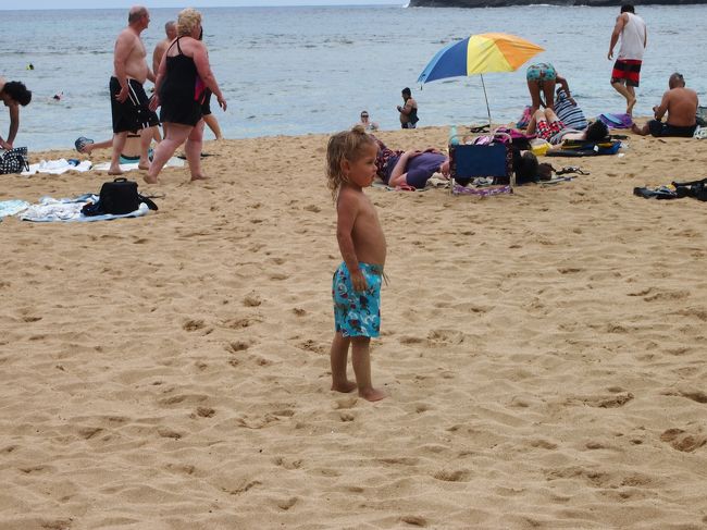 上の男の子の弟。<br />この子も走り廻っていました。<br />どこへ行っても子供たちには癒されるわ〜!