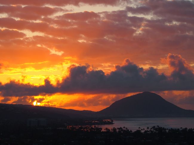 山頂からの日の出は最高だったけど、この景色も日本ではなかなか見られないのでいい記念になったわ!