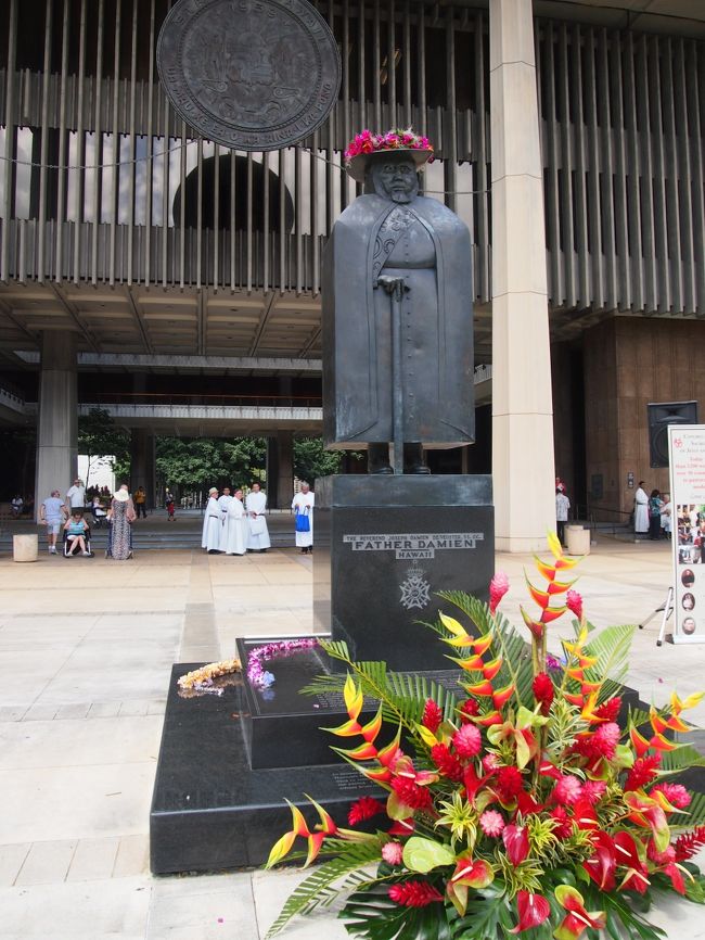 ダミアン神父像