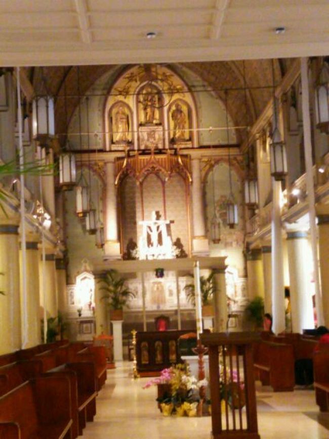 ダウンタウンにあるアワー・レディーオブピース教会の中。<br />気持ちが落ち着く場所です。