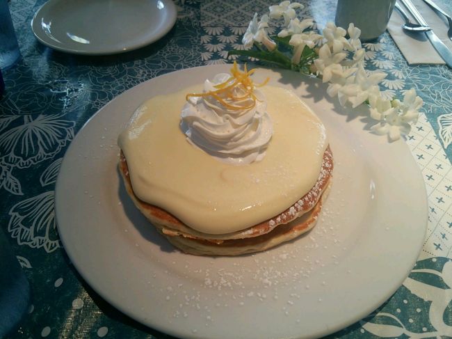 リリコイソースのパンケーキ♪<br />嵌まったね、私の味覚に合うよ〜、来て良かった!<br />ここもリピート決定!<br /><br />店員さんに東京の中目黒でも食べられるわよと言われたけど、私はカイルアでまた食べたいわ!<br />でも恋しくなったら中目黒まで行く？