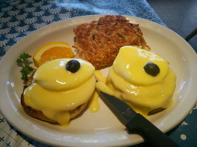 日本語メニューには載っていなかったけど、エッグベネディクトも注文。<br />これも美味しかった♪<br /><br />