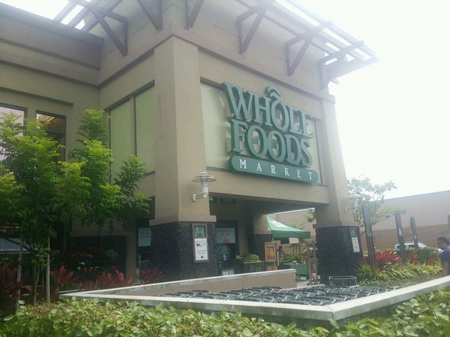 バスの時間までホールフーズでお買い物。<br />美容と健康にアサイのお茶などを購入。<br />ここのお惣菜、食べたい〜!