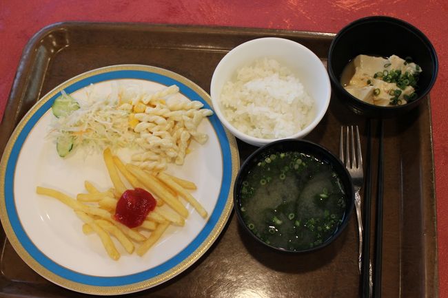 なんだろう？普通のバイキングの朝食なのにおいしく感じる！<br />ハワイは、まずかったわけじゃないのにあまり食べられなかったから。<br />お昼の為に控えめにしようと思っていたのに…