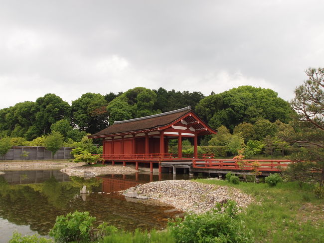 日本庭園といえば池と橋。いいですね。