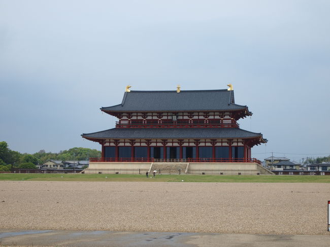 それにしたって広い。歩きながらベルサイユ宮殿に似たものを感じました。でもあっちのほうはここより比較にならないほど広いのですが、カートやプチトラン、セグウェイまで貸し出ししてたっけ。ここはそれほど観光客も多くないから、有料でいいから貸し出し自転車ぐらいあるとよいのに。