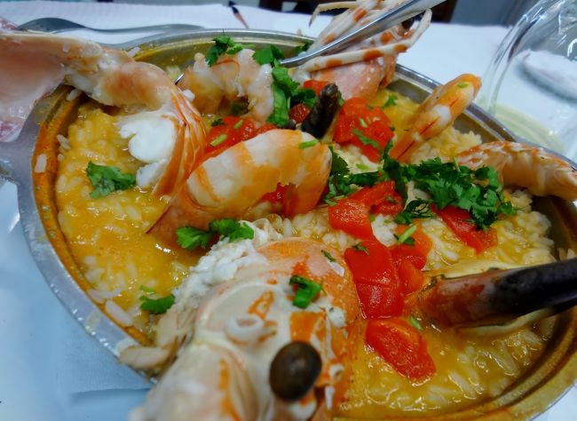 今回の旅では Ｔさんに３夜連続でお付き合い頂き、おかげさまで海鮮鍋もの料理にありつく事が出来ました。<br />ありがとうごぜ〜ますだ〜 (^3^)/<br /><br />夕食を終えて10時半頃Ｔさんとお別れして、お風呂と荷造りを半分済ませて就寝。<br />明日からは連日移動の日々が続きます。<br />