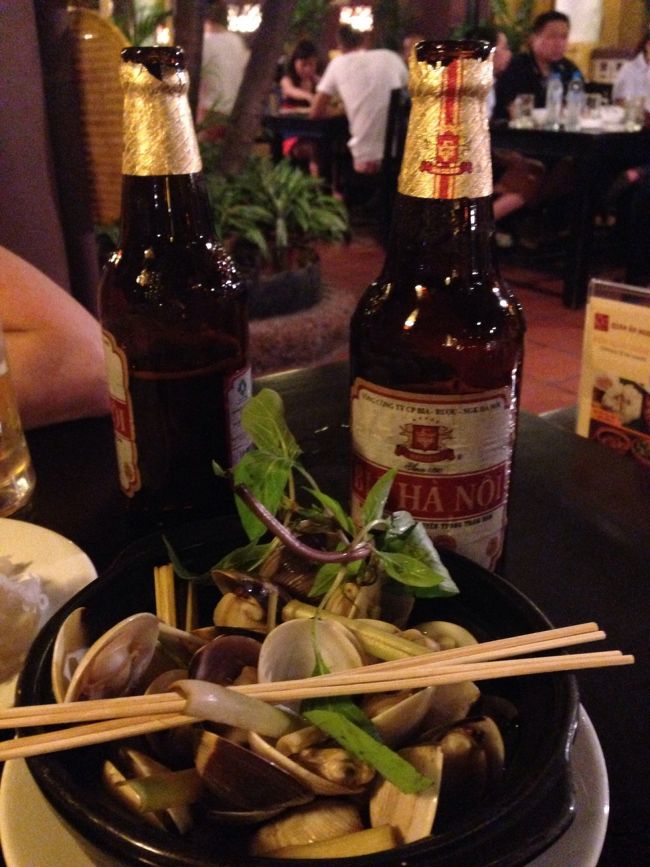 ハマグリとレモングラス蒸し。<br />さっぱりしていて美味し〜い！<br />ビールが進みます。<br />他に空芯菜の炒め物などを食べましたが、ぜーんぶ美味しかった☆