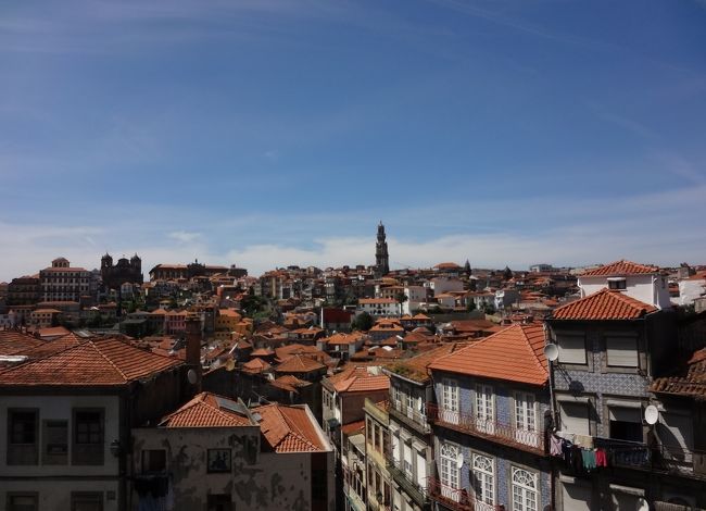 ぜーはー言いながら大聖堂に着き、高台から街を眺めて一息つきます。<br /><br />ふむふむ、ここで位置確認。<br />