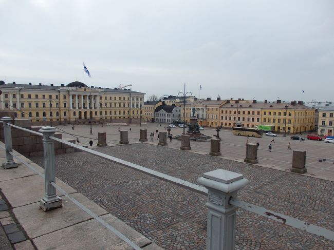 大聖堂のほうから見た元老院広場