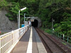 この駅で久慈行きの電車を待ちます。