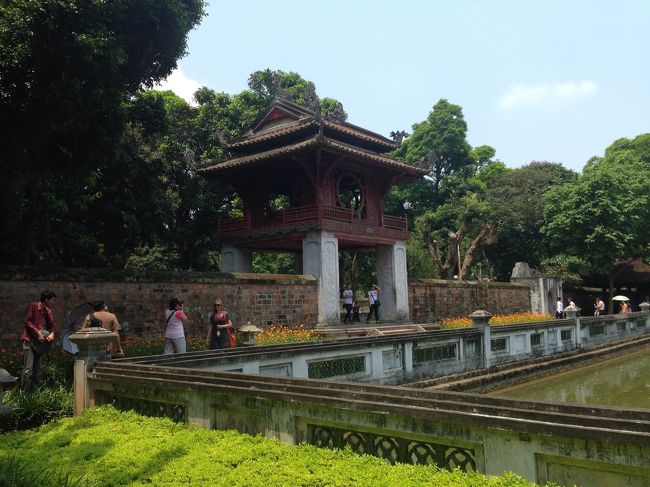 10万ドン札の絵柄になっている景色です。