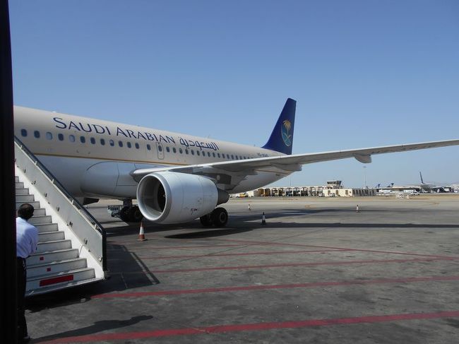 往路はリヤドで15時間のトランジットでしたが、復路も7時間もの待ち時間です。
