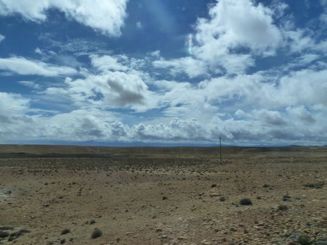 車窓はずーっと同じような景色が続きます