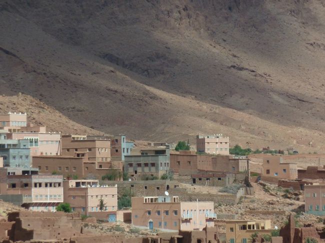 ところどころに　集落があります