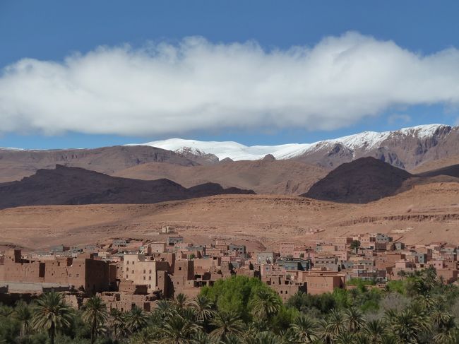 カスバ街道をドライブです