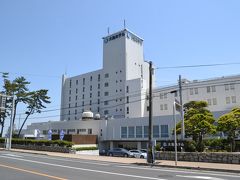 鹿嶋臨海鉄道の大洗駅からタクシーで
大洗海岸の大洗ホテル前にやってきました。