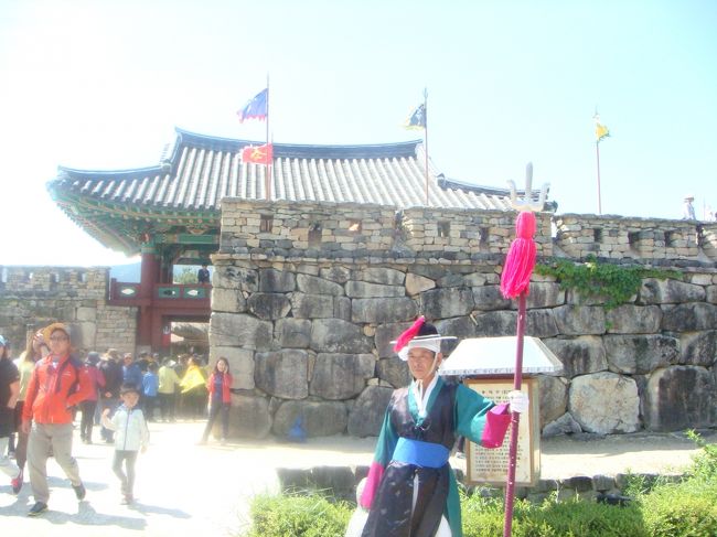 守門の人。<br /><br />ソウルは若いイケメンばかりでしたが、ここはやや年齢が高め。<br />