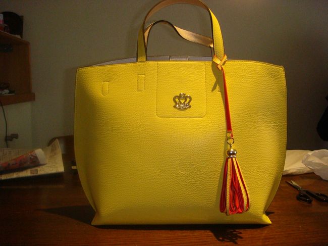 以下、お土産編です。<br /><br />ＮＣ百貨店でお買上げ。<br /><br />バナバナという韓国ブランドだそうです。50％セールで79000Ｗ。