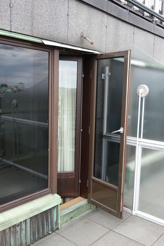 今回はバルコニー付きの部屋にしました。