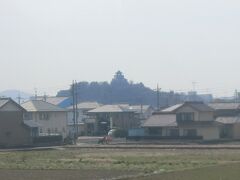 遥か彼方に岐阜城が見えます。