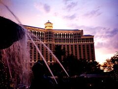 映画「オーシャンズ11」にも登場する巨大噴水で一躍有名となったこのホテル・ベラッジオ