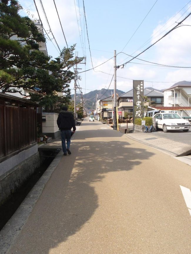 行先を変更！！當麻寺に行くことにしました。<br /><br />大回りして（阿部文殊院に行く予定で電車に乗ったので）当麻寺駅に到着。<br /><br />駅からは徒歩です。