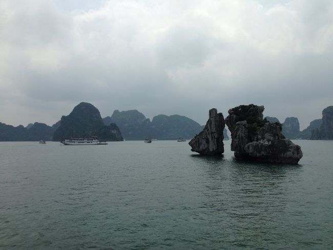 闘鶏島が見えました。<br />闘鶏というより、この角度だとkissing birdsという感じです。