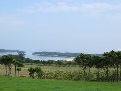 米原ビーチ
ピゲカゲ浜を右手に
川平湾に向かいます