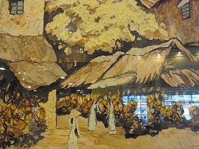 ホテルの中のベトナムらしい<br />　絵画を撮る。
