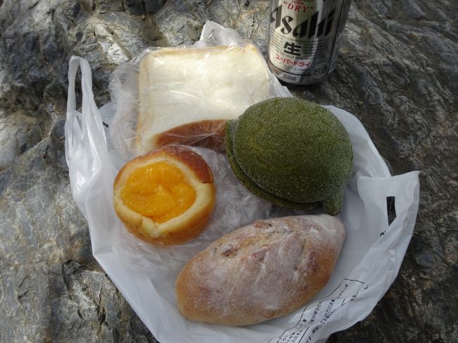 パンを何個か購入。