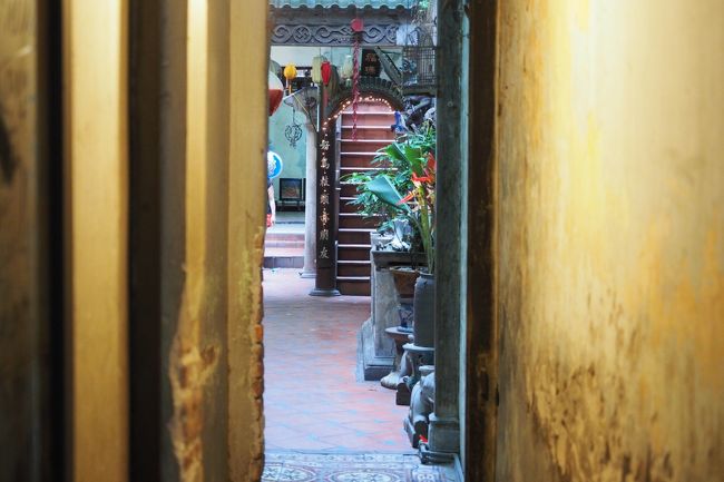 疲れたので、わかりづらい入り口を入り『カフェ フォー コー』でひと休み。