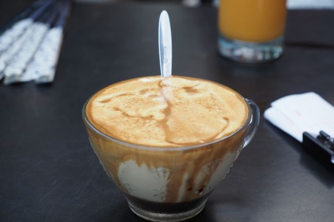 名物『エッグコーヒー』。甘いことこの上なし！<br />