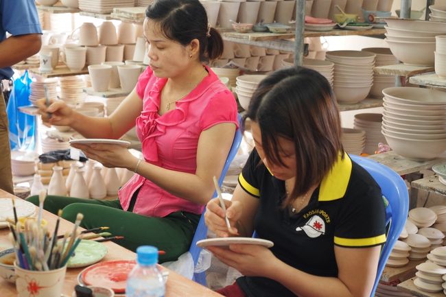 途中で寄ったバッチャン村。村人の生活が見られるのかと思いきや、単なる陶器のお土産屋でした。
