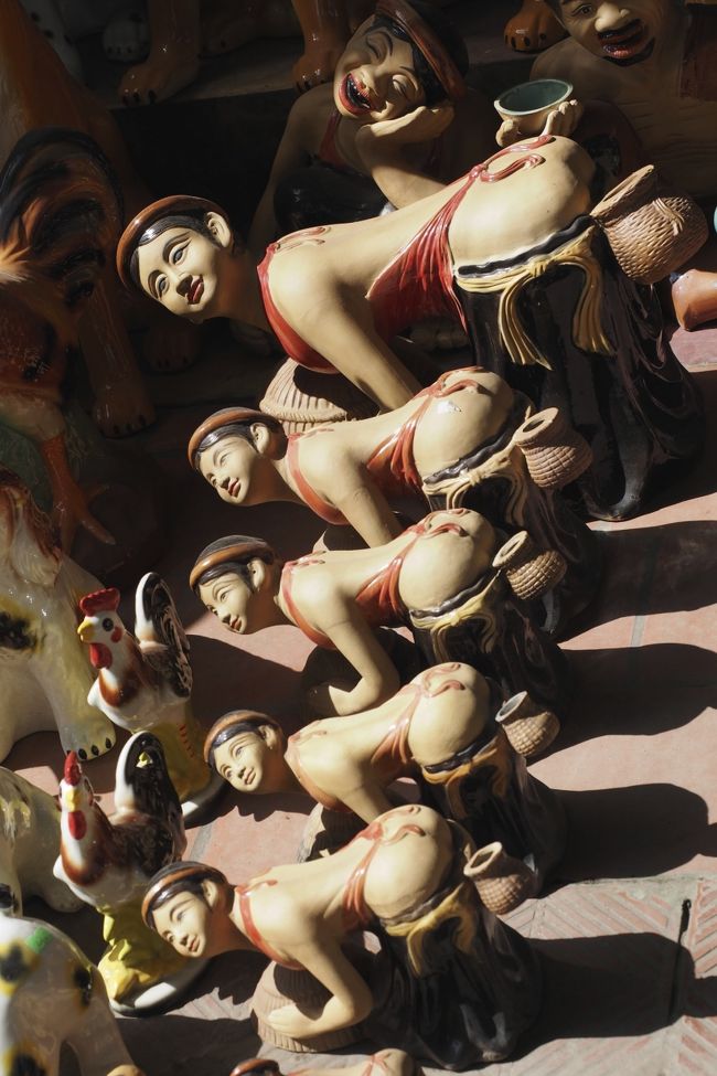 おしり丸出しな人も...