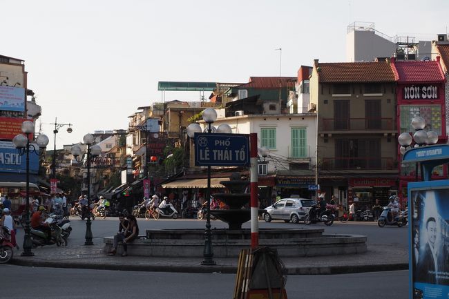 この後、水上人形劇を見る。撮影が有料のため写真は撮らなかったけど、撮る必要なし。眠さとの戦いでした。