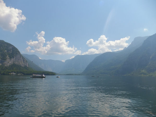山と湖。<br />湖畔の美しい風景にうっとり。