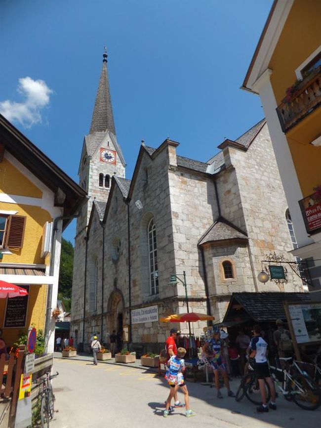 カトリック教会とプロテスタント教会とが<br />向い合わせになっているめずらしい場所と<br />ガイドブックにありました。<br /><br />こちらが、プロテスタント教会で。