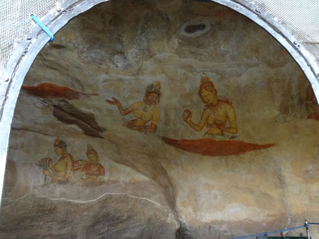 入口からみるとこんな感じ。