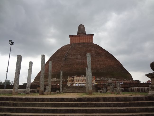 これは、レンガでできているもっとも古いストゥーパだそうです。
