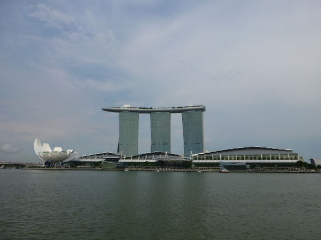 マリーナベイ・サンズが一望できます