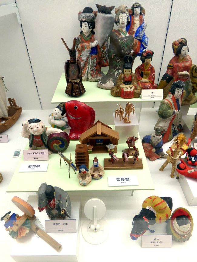 愛知県と奈良県　<br /><br />犬山のでんでん太鼓　<br /><br />娘（三河土人形）　<br /><br />奈良の一刀彫　<br /><br />俵牛（初瀬出雲人形）