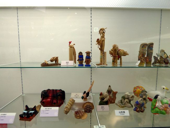 山形県　<br /><br />庄内板獅子　<br /><br />酒田の獅子頭　<br /><br />きじ（笹野の一刀彫）　<br /><br />鶏抱き（相良人形）　<br /><br />尾長鶏（笹野彫）