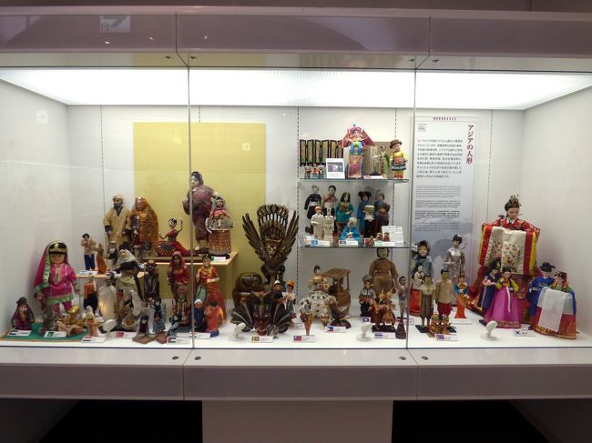 アジアの人形<br /><br />写真の枚数が５０枚を超えるのでその３に続きます